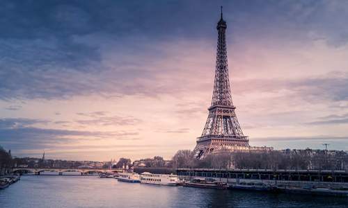 A picture of the Eiffel Tower