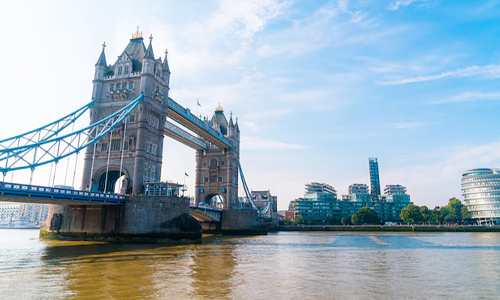 A picture of the Tower Bridge in London