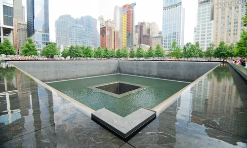  Walking through the memorial