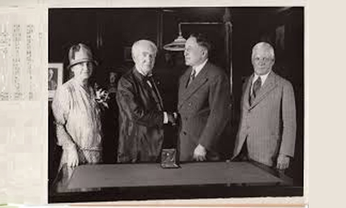 Awards-Received-by-Thomas-Edison