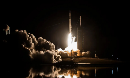 Which-is-better,-SpaceX-or-NASA