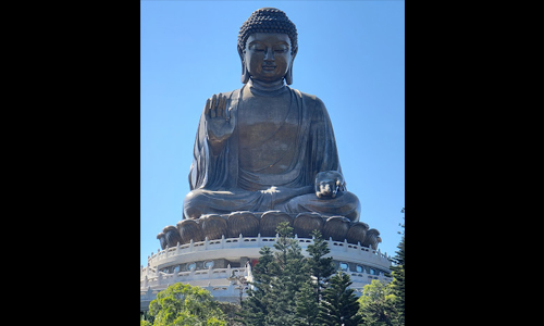 Tian Tan Buddha statue