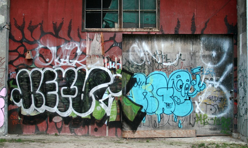 A throw up graffiti