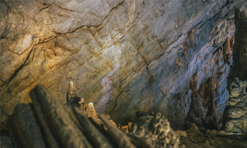 Best Caves to Explore in the US