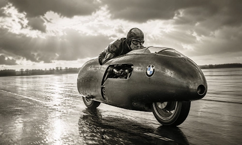 Vintage BMW racing motorcycle symbolizing the brand’s land-speed record history